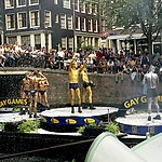 Gay Pride 1997 op de Prinsengracht | Stadsarchief Amsterdam