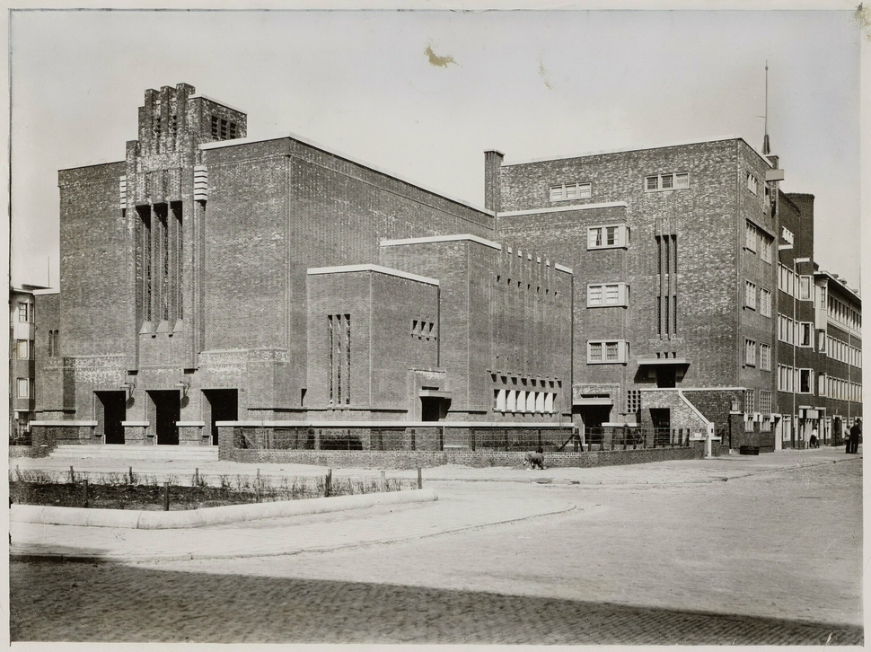 Exterieur van de Nederlands hervormde Jeruzalemkerk Jan Maijenstraat 14, april 1929. | Foto: beeldbank Stadsarchief Amsterdam (OSIM00004002184).